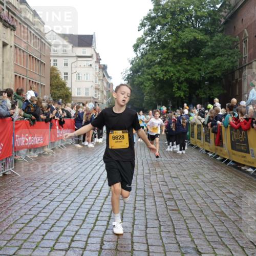 13.09.2026 - Kiel Lauf Yannick Fuchs http://msf.ph/oto/10280297 13.09.2026 08:53:31 Ziel 347, 1159, 2016, 2570, 2614, 2743, 3210, 3328, 4291, 5177, 5284, 5344, 5455, 6846, 6894, 6979, 7240, 7635, 8857, 8947, 9410, 10122, 11185, 11455, 11830, 12168, 237, 1263, 1919, 2743, 2985, 3316, 3419, 4060, 4756, 5149, 5342, 5373, 5436, 6103, 6579, 7085, 7170, 7875, 8018, 8095, 8510, 8541, 8601, 8819, 10390, 10627, 11706, 888, 1149, 1332, 2447, 3234, 4607, 5120, 6004, 6267, 6628, 6702, 8024, 8525, 8671, 8968, 9816, 10997, 5147, 5405, 6210, 10024, 12488 meine-sportfotos.de