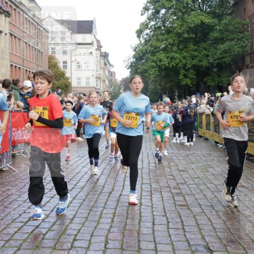 13.09.2026 - Kiel Lauf Yannick Fuchs http://msf.ph/oto/10280373 13.09.2026 08:53:36 Ziel 888, 1149, 1159, 2016, 2614, 3210, 3328, 5120, 5177, 5455, 6004, 6894, 6979, 7240, 7635, 8024, 8525, 8671, 8857, 8968, 9816, 10122, 10997, 11185, 11593, 11830, 12548, 347, 1919, 2570, 2743, 2985, 3316, 3419, 4060, 4291, 4756, 5284, 5342, 5344, 5436, 6103, 6579, 6846, 7085, 7170, 7875, 8018, 8095, 8510, 8541, 8601, 8819, 8947, 9410, 10390, 11455, 12168, 193, 258, 262, 1332, 1529, 1823, 2141, 2447, 3234, 4607, 4791, 5432, 6267, 6628, 6702, 10024 meine-sportfotos.de