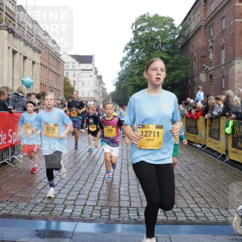 13.09.2026 - Kiel Lauf Yannick Fuchs http://msf.ph/oto/10280392 13.09.2026 08:53:37 Ziel 888, 1149, 1159, 2016, 2614, 3210, 3328, 5120, 5177, 5455, 6004, 6894, 6979, 7240, 7635, 8024, 8525, 8671, 8857, 8968, 9816, 10122, 10997, 11185, 11593, 11830, 12548, 12828, 347, 1919, 2570, 2614, 2743, 2985, 3316, 3328, 3419, 4060, 4291, 4756, 5284, 5342, 5344, 5436, 6103, 6579, 6846, 6894, 6979, 7085, 7170, 7875, 8018, 8095, 8510, 8541, 8601, 8819, 8947, 9410, 10390, 11455, 12168, 120, 193, 258, 262, 1332, 1529, 1823, 2141, 2447, 3234, 4607, 4791, 5432, 6267, 6628, 6702 meine-sportfotos.de