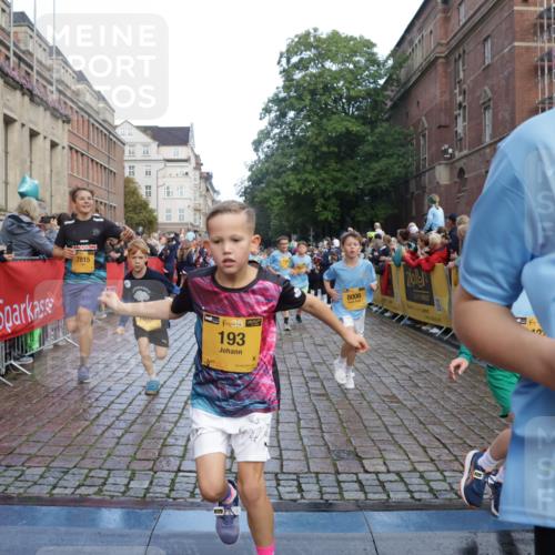 13.09.2026 - Kiel Lauf Yannick Fuchs http://msf.ph/oto/10280403 13.09.2026 08:53:38 Ziel 888, 1149, 1159, 1332, 2016, 3210, 5120, 5177, 5455, 6004, 6702, 7240, 7635, 8024, 8525, 8671, 8857, 8968, 9816, 10122, 10997, 11185, 11593, 11830, 12548, 12828, 347, 1919, 2570, 2614, 2743, 2985, 3210, 3316, 3328, 3419, 4060, 4291, 4756, 5284, 5342, 5344, 5436, 6103, 6846, 6894, 6979, 7085, 7170, 7635, 7875, 8018, 8095, 8510, 8541, 8601, 8819, 8947, 9410, 10390, 11455, 12168, 120, 193, 258, 262, 1529, 1823, 2141, 2447, 3234, 4607, 4791, 5432, 6267, 6628 meine-sportfotos.de