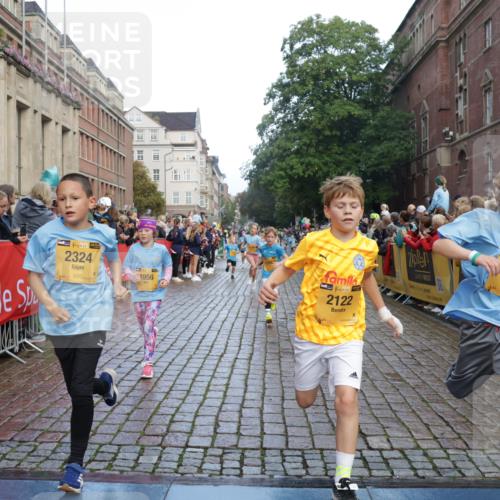 13.09.2026 - Kiel Lauf Yannick Fuchs http://msf.ph/oto/10280426 13.09.2026 08:53:41 Ziel 888, 1149, 1332, 2016, 2447, 5120, 5177, 5455, 6004, 6702, 8024, 8525, 8671, 8968, 9816, 10997, 11170, 11593, 11830, 12511, 12548, 12828, 347, 1159, 1919, 2570, 2614, 2743, 2985, 3210, 3316, 3328, 3419, 4060, 4291, 5177, 5284, 5342, 5344, 5436, 6103, 6846, 6894, 6979, 7170, 7240, 7635, 7875, 8095, 8541, 8601, 8819, 8857, 8947, 9410, 10122, 10390, 11185, 11455, 12168, 120, 193, 258, 262, 1529, 1823, 2141, 3234, 4607, 4791, 5432, 6267, 6628, 5342, 8601 meine-sportfotos.de