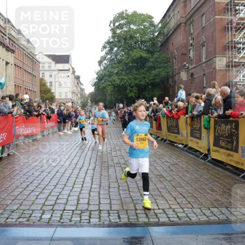 13.09.2026 - Kiel Lauf Yannick Fuchs http://msf.ph/oto/10280455 13.09.2026 08:53:42 Ziel 888, 1149, 1332, 2016, 2447, 3234, 5120, 5455, 6004, 6702, 8024, 8525, 8671, 8968, 9816, 10997, 11170, 11593, 11830, 12511, 12548, 12828, 347, 1159, 1919, 2570, 2614, 2743, 2985, 3210, 3316, 3328, 3419, 4060, 4291, 5177, 5284, 5342, 5344, 5436, 6103, 6846, 6894, 6979, 7170, 7240, 7635, 7875, 8095, 8541, 8601, 8819, 8857, 8947, 9410, 10122, 10390, 11185, 11455, 12168, 120, 193, 258, 262, 1529, 1823, 2141, 4607, 4791, 5432, 6267, 6628, 5342, 8601 meine-sportfotos.de