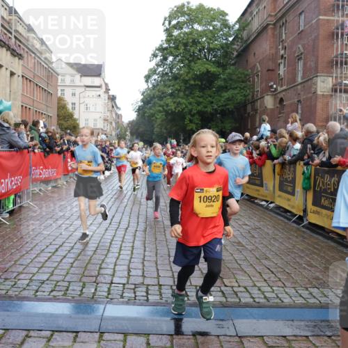 13.09.2026 - Kiel Lauf Yannick Fuchs http://msf.ph/oto/10280636 13.09.2026 08:54:01 Ziel 120, 193, 258, 262, 1244, 1529, 1823, 2122, 2141, 2324, 4791, 4956, 5432, 5586, 5993, 6733, 7341, 7815, 8006, 8332, 9850, 9880, 10726, 10868, 12111, 12112, 12663, 12711, 12829, 888, 1149, 1159, 1332, 2016, 2447, 2614, 3210, 3234, 3328, 4607, 5120, 5177, 5455, 6004, 6267, 6628, 6702, 6894, 6979, 7240, 7635, 8024, 8525, 8671, 8857, 8968, 9266, 9816, 10122, 10997, 11170, 11185, 11593, 11830, 12511, 12548, 12828, 488, 1218, 1463, 2610, 4059, 4494, 7875 meine-sportfotos.de
