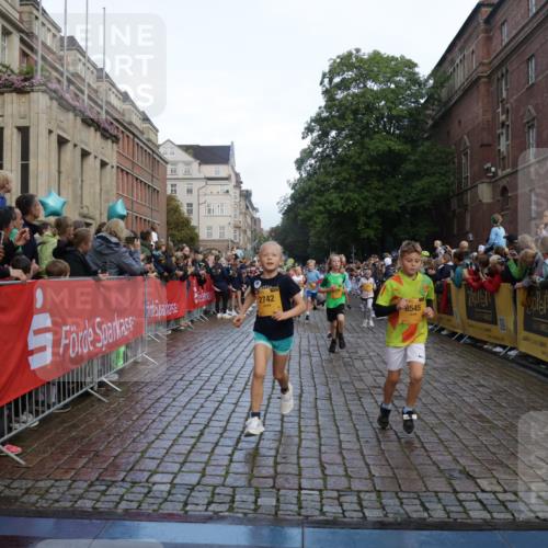 13.09.2026 - Kiel Lauf Yannick Fuchs http://msf.ph/oto/10280690 13.09.2026 08:54:06 Ziel 120, 488, 1244, 1540, 1823, 2122, 2324, 2489, 4618, 4717, 4956, 5236, 5586, 5993, 7341, 7470, 9850, 9880, 10726, 10775, 10868, 12111, 12112, 12663, 12829, 193, 258, 262, 888, 1149, 1332, 1529, 1823, 2016, 2141, 2447, 3234, 4607, 4791, 5120, 5177, 5432, 5455, 6004, 6267, 6628, 6702, 6733, 7341, 7815, 8006, 8024, 8332, 8525, 8671, 8968, 9266, 9816, 10726, 10997, 11170, 11593, 11830, 12511, 12548, 12711, 12828, 241, 1218, 1463, 2610, 2742, 3211, 3896, 4059, 4494 meine-sportfotos.de