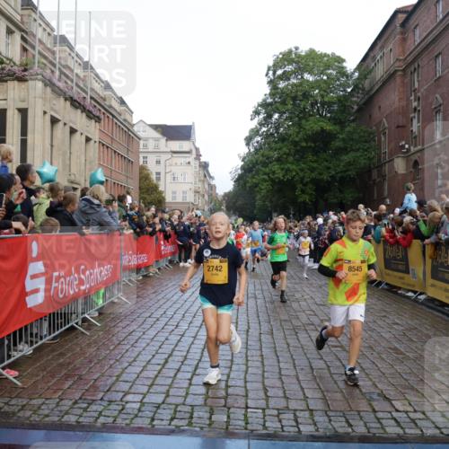 13.09.2026 - Kiel Lauf Yannick Fuchs http://msf.ph/oto/10280695 13.09.2026 08:54:07 Ziel 120, 488, 1244, 1540, 2122, 2324, 2489, 4618, 4717, 4956, 5236, 5586, 5993, 7470, 9850, 9880, 10775, 10868, 12111, 12112, 12663, 12829, 120, 193, 258, 262, 888, 1149, 1332, 1529, 1823, 2016, 2122, 2141, 2447, 3234, 4607, 4791, 5120, 5432, 5455, 6004, 6267, 6628, 6702, 6733, 7341, 7815, 8006, 8024, 8332, 8525, 8671, 8968, 9266, 9816, 10726, 10997, 11170, 11593, 11830, 12511, 12548, 12711, 12828, 241, 1218, 1463, 2610, 2742, 3211, 3896, 4059, 4494 meine-sportfotos.de