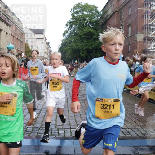 13.09.2026 - Kiel Lauf Yannick Fuchs http://msf.ph/oto/10280738 13.09.2026 08:54:10 Ziel 488, 1244, 1463, 1540, 2489, 4059, 4618, 4717, 4956, 5236, 5586, 5993, 6134, 7470, 9291, 9850, 9880, 10775, 10868, 11672, 12111, 12112, 12829, 120, 193, 258, 262, 888, 1149, 1332, 1529, 1823, 2122, 2141, 2324, 2447, 3234, 4607, 4791, 4956, 5120, 5432, 5586, 6004, 6267, 6628, 6702, 6733, 7341, 7815, 8006, 8024, 8332, 8525, 8671, 8968, 9266, 9816, 10726, 10997, 11170, 11593, 12511, 12548, 12663, 12711, 12828, 241, 1218, 2610, 2742, 3211, 3896, 3936, 4494 meine-sportfotos.de
