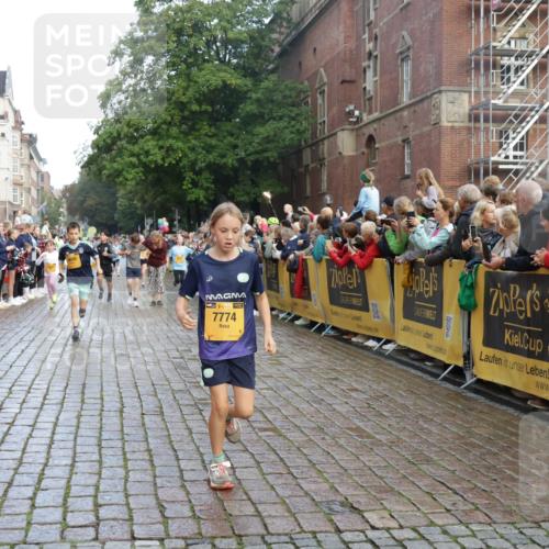 13.09.2026 - Kiel Lauf Yannick Fuchs http://msf.ph/oto/10280819 13.09.2026 08:54:17 Ziel 488, 1218, 1463, 1540, 2489, 2610, 4059, 4494, 4618, 4717, 4731, 5041, 5236, 6030, 6134, 6214, 6618, 7470, 9291, 9447, 9714, 10775, 10920, 11468, 11672, 11840, 120, 193, 258, 262, 1244, 1332, 1529, 1823, 2122, 2141, 2324, 2447, 3234, 4607, 4791, 4956, 5432, 5586, 5993, 6267, 6628, 6702, 6733, 7341, 7815, 8006, 8332, 9266, 9850, 9880, 10726, 10775, 10868, 11170, 12111, 12112, 12511, 12663, 12711, 12828, 12829, 241, 2742, 3211, 3896, 3936 meine-sportfotos.de