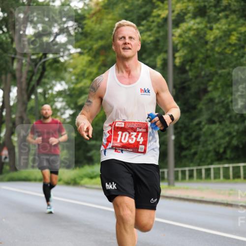 13.09.2026 - 21. swb-Marathon Bremen TobiasT http://msf.ph/oto/10280854 13.09.2026 11:39:04 Laufen 1034 meine-sportfotos.de