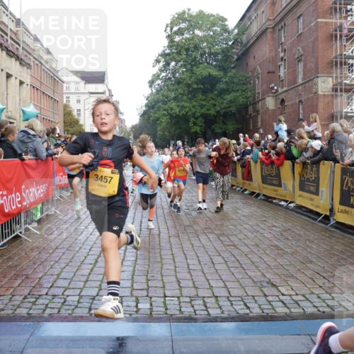 13.09.2026 - Kiel Lauf Yannick Fuchs http://msf.ph/oto/10280900 13.09.2026 08:54:24 Ziel 241, 1218, 1463, 2610, 2742, 3211, 3896, 3936, 4059, 4419, 4494, 4731, 5041, 5462, 6030, 6214, 6618, 6740, 6945, 7055, 8110, 8111, 8545, 9447, 9714, 10920, 10937, 11468, 11672, 11840, 120, 193, 258, 262, 488, 1244, 1529, 1540, 1823, 2122, 2141, 2324, 2489, 4059, 4607, 4618, 4717, 4791, 4956, 5236, 5432, 5586, 5993, 6134, 6267, 6733, 7341, 7470, 7815, 8006, 8332, 9266, 9291, 9850, 9880, 10726, 10775, 10868, 12111, 12112, 12663, 12711, 12829, 1701, 2139 meine-sportfotos.de