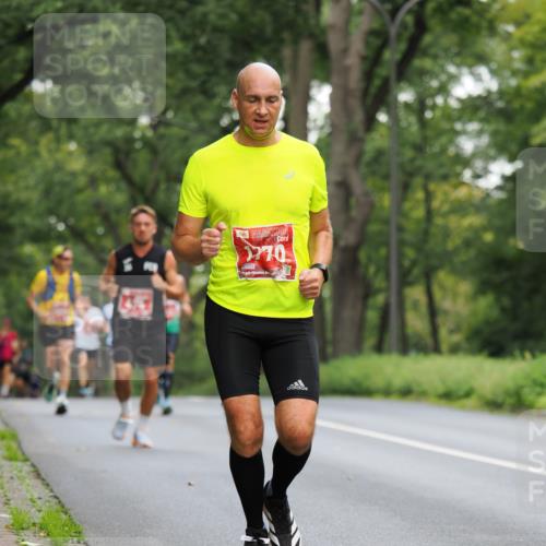 13.09.2026 - 21. swb-Marathon Bremen TobiasT http://msf.ph/oto/10280914 13.09.2026 11:39:38 Laufen 15375, 1770 meine-sportfotos.de