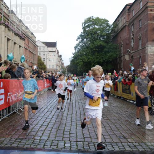 13.09.2026 - Kiel Lauf Yannick Fuchs http://msf.ph/oto/10280945 13.09.2026 08:54:28 Ziel 241, 1218, 2742, 3211, 3896, 3936, 4419, 4494, 4731, 5041, 5462, 5693, 6030, 6214, 6618, 6740, 6945, 7055, 7774, 8110, 8111, 8545, 9447, 9714, 10937, 11656, 120, 193, 488, 1244, 1463, 1529, 1540, 1823, 2122, 2141, 2324, 2489, 2610, 4059, 4618, 4717, 4791, 4956, 5236, 5432, 5586, 5993, 6134, 6733, 7341, 7470, 7815, 8006, 8332, 9291, 9447, 9850, 9880, 10726, 10775, 10868, 10920, 11468, 11672, 11840, 12111, 12112, 12663, 12711, 12829, 159, 561, 820, 1701, 2139, 2770, 4227 meine-sportfotos.de