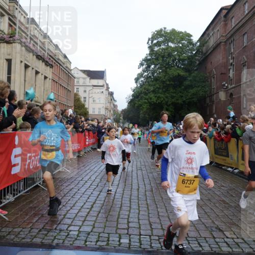 13.09.2026 - Kiel Lauf Yannick Fuchs http://msf.ph/oto/10280948 13.09.2026 08:54:28 Ziel 241, 1218, 2742, 3211, 3896, 3936, 4419, 4494, 4731, 5041, 5462, 5693, 6030, 6214, 6618, 6740, 6945, 7055, 7774, 8110, 8111, 8545, 9447, 9714, 10937, 11656, 120, 193, 488, 1244, 1463, 1529, 1540, 1823, 2122, 2141, 2324, 2489, 2610, 4059, 4618, 4717, 4791, 4956, 5236, 5432, 5586, 5993, 6134, 6733, 7341, 7470, 7815, 8006, 8332, 9291, 9447, 9850, 9880, 10726, 10775, 10868, 10920, 11468, 11672, 11840, 12111, 12112, 12663, 12711, 12829, 159, 561, 820, 1701, 2139, 2770, 4227 meine-sportfotos.de