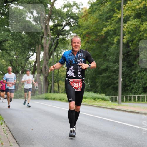 13.09.2026 - 21. swb-Marathon Bremen TobiasT http://msf.ph/oto/10280960 13.09.2026 11:39:50 Laufen 1746, 1921 meine-sportfotos.de