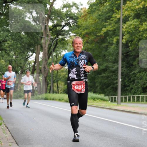 13.09.2026 - 21. swb-Marathon Bremen TobiasT http://msf.ph/oto/10280966 13.09.2026 11:39:50 Laufen 1745, 1921 meine-sportfotos.de