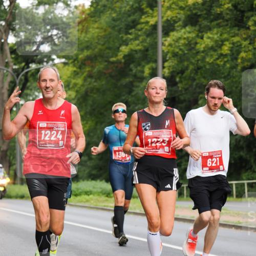 13.09.2026 - 21. swb-Marathon Bremen TobiasT http://msf.ph/oto/10281054 13.09.2026 11:40:26 Laufen 1224, 21, 261, 130, 1223, 621 meine-sportfotos.de