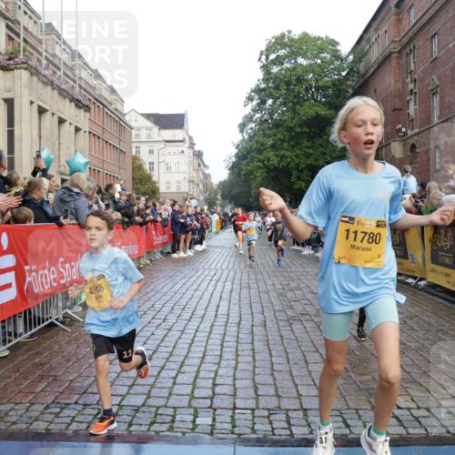 13.09.2026 - Kiel Lauf Yannick Fuchs http://msf.ph/oto/10281066 13.09.2026 08:54:38 Ziel 1701, 2139, 2542, 3457, 3936, 5693, 6574, 6740, 6945, 7774, 7877, 8110, 8111, 8670, 8850, 9533, 9698, 10488, 11263, 11433, 11656, 241, 488, 1218, 1463, 1540, 2489, 2610, 2742, 3211, 3896, 4059, 4419, 4494, 4618, 4717, 4731, 5041, 5236, 5462, 5993, 6030, 6134, 6214, 6618, 6740, 6945, 7055, 7470, 8110, 8111, 8545, 9291, 9447, 9714, 9850, 9880, 10775, 10868, 10920, 10937, 11468, 11672, 11840, 12111, 12112, 159, 561, 744, 820, 2699, 2770, 4069, 4227, 4348, 6607, 120, 2122 meine-sportfotos.de