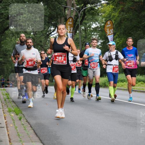 13.09.2026 - 21. swb-Marathon Bremen TobiasT http://msf.ph/oto/10281160 13.09.2026 11:40:46 Laufen 382, 195, 671, 3, 30, 3, 30, 93, 3, 0975, 1930, 735, 1879 meine-sportfotos.de