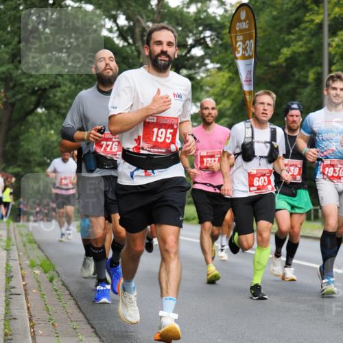 13.09.2026 - 21. swb-Marathon Bremen TobiasT http://msf.ph/oto/10281177 13.09.2026 11:40:49 Laufen 195, 776, 3, 30, 1217, 39, 1930, 603 meine-sportfotos.de