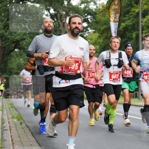 13.09.2026 - 21. swb-Marathon Bremen TobiasT http://msf.ph/oto/10281183 13.09.2026 11:40:49 Laufen 3, 30, 35, 1717, 603, 439, 10975, 193 meine-sportfotos.de