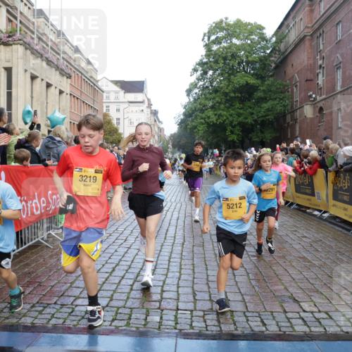 13.09.2026 - Kiel Lauf Yannick Fuchs http://msf.ph/oto/10281228 13.09.2026 08:54:52 Ziel 159, 561, 744, 820, 1701, 2699, 2754, 2770, 4069, 4227, 4348, 5454, 6607, 6737, 7877, 9045, 10279, 10447, 11133, 11263, 11330, 11433, 11464, 11470, 11780, 12654, 241, 1218, 1701, 2139, 2542, 2742, 3211, 3457, 3896, 3936, 4419, 4494, 4731, 5041, 5462, 5693, 6030, 6214, 6574, 6618, 6740, 6945, 7055, 7774, 7877, 8110, 8111, 8545, 8670, 8850, 9447, 9533, 9698, 9714, 10488, 10920, 10937, 11433, 11656, 471, 495, 889, 1450, 1768, 2773, 3219, 3863, 6206 meine-sportfotos.de