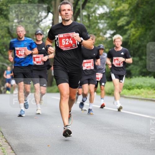 13.09.2026 - 21. swb-Marathon Bremen TobiasT http://msf.ph/oto/10281232 13.09.2026 11:41:10 Laufen 318, 1911, 524, 1582 meine-sportfotos.de