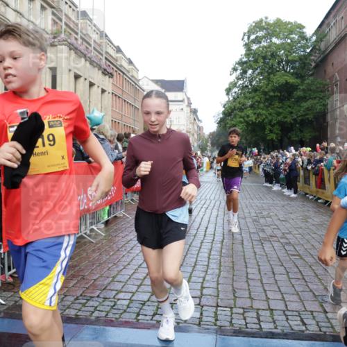 13.09.2026 - Kiel Lauf Yannick Fuchs http://msf.ph/oto/10281235 13.09.2026 08:54:52 Ziel 159, 561, 744, 820, 1701, 2699, 2754, 2770, 4069, 4227, 4348, 5454, 6607, 6737, 7877, 9045, 10279, 10447, 11133, 11263, 11330, 11433, 11464, 11470, 11780, 12654, 241, 1218, 1701, 2139, 2542, 2742, 3211, 3457, 3896, 3936, 4419, 4494, 4731, 5041, 5462, 5693, 6030, 6214, 6574, 6618, 6740, 6945, 7055, 7774, 7877, 8110, 8111, 8545, 8670, 8850, 9447, 9533, 9698, 9714, 10488, 10920, 10937, 11433, 11656, 471, 495, 889, 1450, 1768, 2773, 3219, 3863, 6206 meine-sportfotos.de