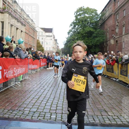 13.09.2026 - Kiel Lauf Yannick Fuchs http://msf.ph/oto/10281312 13.09.2026 08:54:58 Ziel 495, 561, 744, 820, 889, 1450, 2699, 2773, 4069, 4348, 4828, 6607, 9163, 11330, 11464, 11470, 11780, 159, 241, 561, 820, 1701, 2139, 2542, 2742, 2754, 2770, 3211, 3457, 3896, 3936, 4227, 4419, 5454, 5462, 5693, 6574, 6737, 6740, 6945, 7055, 7774, 7877, 8110, 8111, 8545, 8670, 8850, 9045, 9533, 9698, 10279, 10447, 10488, 10937, 11133, 11263, 11433, 11656, 12654, 114, 471, 1489, 1768, 3218, 3219, 3863, 5225, 5860, 6206, 7222, 8546 meine-sportfotos.de