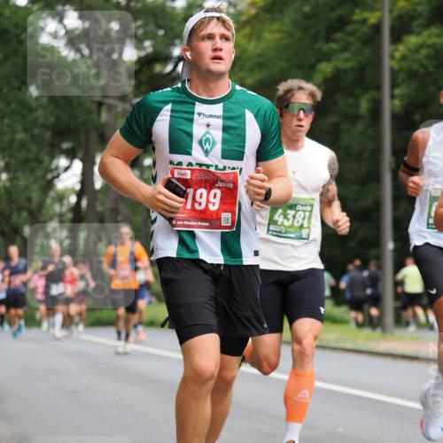 13.09.2026 - 21. swb-Marathon Bremen TobiasT http://msf.ph/oto/10281314 13.09.2026 11:51:00 Laufen 199, 21, 26, 4381 meine-sportfotos.de