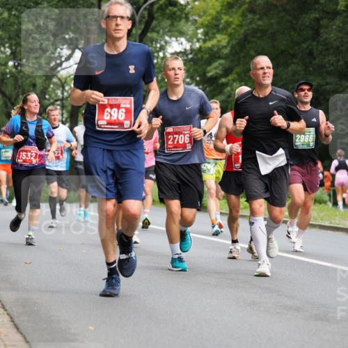 13.09.2026 - 21. swb-Marathon Bremen TobiasT http://msf.ph/oto/10281336 13.09.2026 11:51:08 Laufen 5155, 1532, 696, 2706, 4, 2986 meine-sportfotos.de