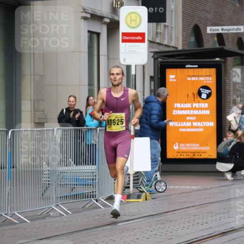 13.09.2026 - 21. swb-Marathon Bremen Strokosch-Dieckow http://msf.ph/oto/10281415 13.09.2026 10:26:33 Ziel 13502, 13525 meine-sportfotos.de