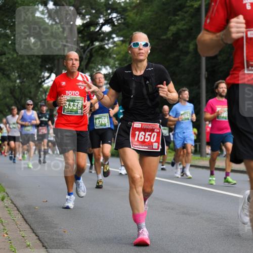 13.09.2026 - 21. swb-Marathon Bremen TobiasT http://msf.ph/oto/10281429 13.09.2026 11:55:14 Laufen 3336, 8709, 1650, 2, 26, 6 meine-sportfotos.de