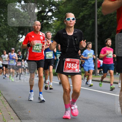13.09.2026 - 21. swb-Marathon Bremen TobiasT http://msf.ph/oto/10281435 13.09.2026 11:55:14 Laufen 13336, 8709, 1650, 21, 126 meine-sportfotos.de