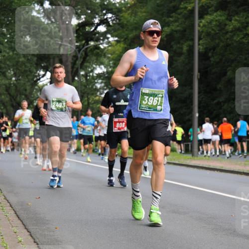 13.09.2026 - 21. swb-Marathon Bremen TobiasT http://msf.ph/oto/10281447 13.09.2026 11:55:19 Laufen 2493, 808, 3961 meine-sportfotos.de