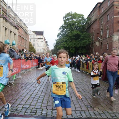 13.09.2026 - Kiel Lauf Yannick Fuchs http://msf.ph/oto/10281462 13.09.2026 08:55:10 Ziel 471, 495, 889, 1450, 1768, 2773, 3218, 3219, 3863, 5212, 5860, 6206, 6570, 7917, 8546, 9216, 10716, 10817, 10822, 11071, 11235, 11573, 12291, 12349, 159, 561, 744, 820, 1701, 2139, 2542, 2699, 2754, 2770, 2773, 3457, 4069, 4227, 4348, 4828, 5454, 6574, 6607, 6737, 7877, 8670, 8850, 9045, 9163, 9533, 9698, 10279, 10447, 10488, 11133, 11263, 11330, 11433, 11464, 11470, 11780, 12654, 114, 329, 589, 1106, 1109, 1297, 1489, 2023, 3356, 3693, 5225, 7072, 7222, 11656 meine-sportfotos.de