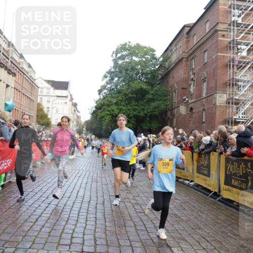 13.09.2026 - Kiel Lauf Yannick Fuchs http://msf.ph/oto/10281484 13.09.2026 08:55:12 Ziel 114, 471, 889, 1450, 1489, 1768, 3218, 3219, 3863, 5212, 5860, 6206, 6570, 7222, 7917, 8546, 9216, 10604, 10716, 10817, 10822, 11071, 11235, 11400, 11573, 12291, 12349, 159, 495, 561, 744, 820, 1701, 2139, 2699, 2754, 2770, 2773, 3457, 4069, 4227, 4348, 4828, 5454, 6574, 6607, 6737, 7877, 8670, 8850, 9045, 9163, 9533, 10279, 10447, 10488, 11133, 11263, 11330, 11433, 11464, 11470, 11780, 12654, 329, 589, 1106, 1109, 1297, 1952, 2023, 3356, 3693, 5225, 7072, 11656 meine-sportfotos.de