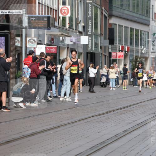 13.09.2026 - 21. swb-Marathon Bremen Strokosch-Dieckow http://msf.ph/oto/10281539 13.09.2026 10:28:07 Ziel 12272, 13501, 13515, 13547, 13635 meine-sportfotos.de