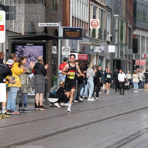13.09.2026 - 21. swb-Marathon Bremen Strokosch-Dieckow http://msf.ph/oto/10281552 13.09.2026 10:28:09 Ziel 12272, 13515, 13547, 13567, 13635, 13501 meine-sportfotos.de