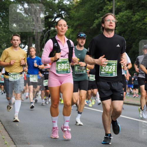 13.09.2026 - 21. swb-Marathon Bremen TobiasT http://msf.ph/oto/10281566 13.09.2026 11:55:53 Laufen 4885, 6902, 21, 5593, 3028, 6123, 21 meine-sportfotos.de