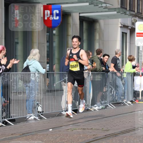 13.09.2026 - 21. swb-Marathon Bremen Strokosch-Dieckow http://msf.ph/oto/10281579 13.09.2026 10:28:13 Ziel 12272, 13515, 13547, 13567, 13593, 13635, 13501 meine-sportfotos.de