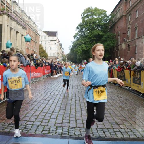 13.09.2026 - Kiel Lauf Yannick Fuchs http://msf.ph/oto/10281586 13.09.2026 08:55:20 Ziel 114, 589, 1106, 1109, 1297, 1489, 1768, 2023, 2026, 2272, 2932, 3218, 3219, 3356, 3693, 4359, 4760, 4761, 4966, 5225, 5860, 6206, 6268, 7072, 7222, 8027, 8546, 9216, 10222, 10604, 10716, 11400, 11469, 11573, 159, 471, 495, 561, 744, 820, 889, 1450, 1768, 2699, 2770, 2773, 3219, 3863, 4069, 4227, 4348, 4828, 5212, 5454, 6570, 6607, 7917, 9163, 10279, 10447, 10817, 10822, 11071, 11133, 11235, 11330, 11464, 11470, 11573, 11780, 12349, 12654, 329, 1952, 2453, 561, 820 meine-sportfotos.de