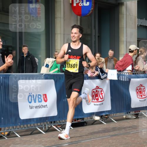 13.09.2026 - 21. swb-Marathon Bremen Strokosch-Dieckow http://msf.ph/oto/10281597 13.09.2026 10:28:14 Ziel 12272, 13515, 13547, 13567, 13593, 13635, 13501 meine-sportfotos.de