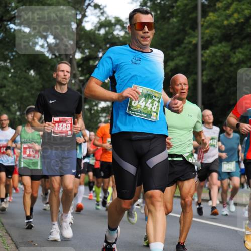 13.09.2026 - 21. swb-Marathon Bremen TobiasT http://msf.ph/oto/10281616 13.09.2026 11:56:15 Laufen 813, 1369, 0448, 21, 26 meine-sportfotos.de