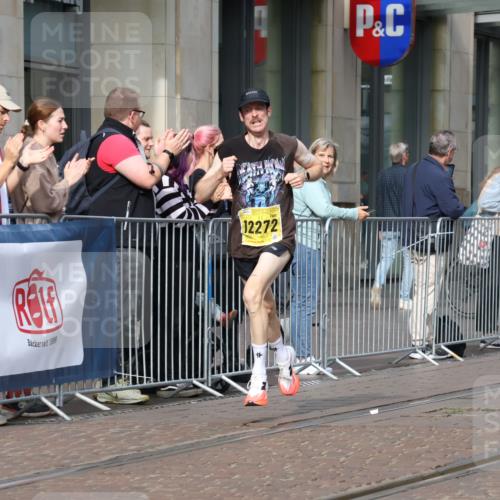 13.09.2026 - 21. swb-Marathon Bremen Strokosch-Dieckow http://msf.ph/oto/10281626 13.09.2026 10:28:20 Ziel 13515, 13547, 13567, 13593, 13624, 13635, 12272, 13501 meine-sportfotos.de