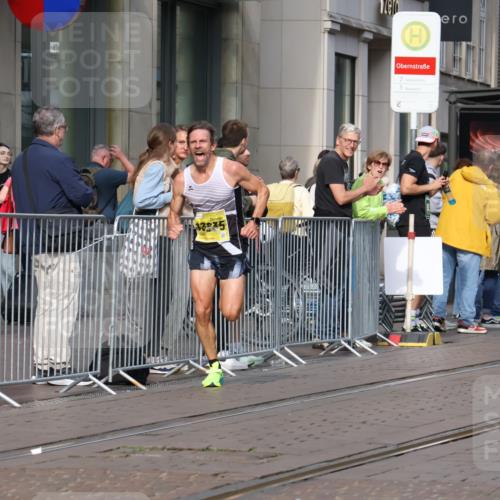 13.09.2026 - 21. swb-Marathon Bremen Strokosch-Dieckow http://msf.ph/oto/10281646 13.09.2026 10:28:24 Ziel 13515, 13547, 13567, 13593, 13624, 12272, 13501, 13635 meine-sportfotos.de