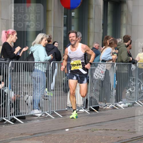 13.09.2026 - 21. swb-Marathon Bremen Strokosch-Dieckow http://msf.ph/oto/10281653 13.09.2026 10:28:25 Ziel 13515, 13547, 13567, 13593, 13624, 12272, 13501, 13635 meine-sportfotos.de