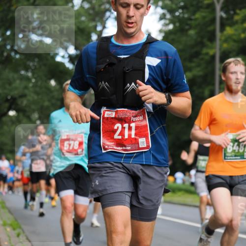 13.09.2026 - 21. swb-Marathon Bremen TobiasT http://msf.ph/oto/10281656 13.09.2026 11:56:26 Laufen 578, 211, 21, 26, 6481 meine-sportfotos.de