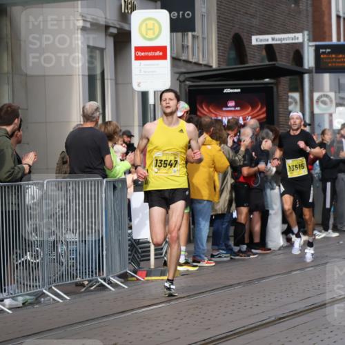 13.09.2026 - 21. swb-Marathon Bremen Strokosch-Dieckow http://msf.ph/oto/10281693 13.09.2026 10:28:30 Ziel 13515, 13567, 13593, 13624, 12272, 13501, 13515, 13547, 13635 meine-sportfotos.de