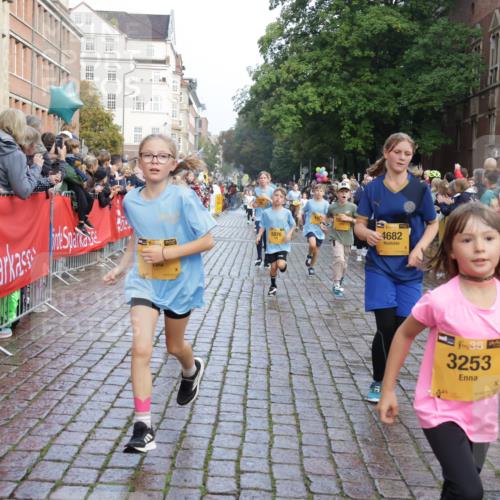13.09.2026 - Kiel Lauf Yannick Fuchs http://msf.ph/oto/10281709 13.09.2026 08:55:30 Ziel 329, 589, 1106, 1952, 2023, 2026, 2272, 2344, 2642, 2932, 3356, 3693, 4359, 4760, 4761, 4966, 5932, 6268, 7072, 7207, 7601, 7852, 7907, 7929, 8027, 9344, 11469, 12219, 12530, 114, 471, 495, 744, 889, 1109, 1297, 1450, 1489, 1768, 2699, 2773, 3218, 3219, 3356, 3693, 3863, 4069, 4828, 5212, 5225, 5860, 6206, 6570, 7072, 7222, 7917, 8546, 9163, 9216, 10222, 10604, 10716, 10817, 10822, 11071, 11235, 11400, 11573, 12349, 277, 1150, 1160, 1310, 2453, 561, 820 meine-sportfotos.de