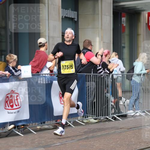 13.09.2026 - 21. swb-Marathon Bremen Strokosch-Dieckow http://msf.ph/oto/10281735 13.09.2026 10:28:35 Ziel 13593, 13614, 13624, 12272, 13515, 13547, 13567, 13635 meine-sportfotos.de