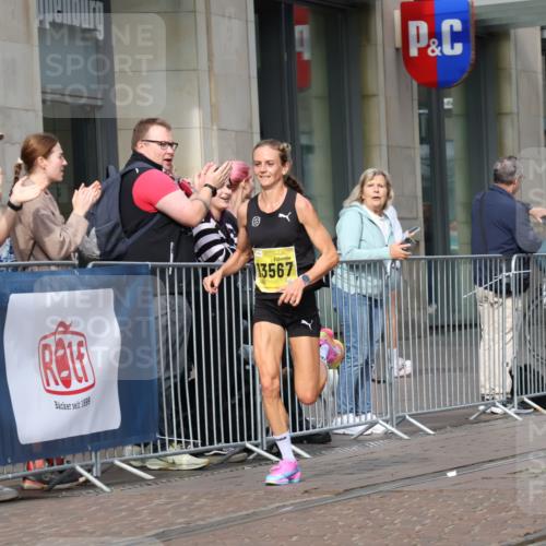 13.09.2026 - 21. swb-Marathon Bremen Strokosch-Dieckow http://msf.ph/oto/10281757 13.09.2026 10:28:37 Ziel 13593, 13604, 13614, 13624, 12272, 13515, 13547, 13567, 13635 meine-sportfotos.de